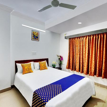 Yahweh Suites Bangalore Buitenkant foto