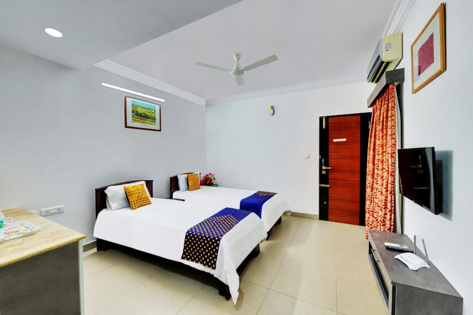 Yahweh Suites Bangalore Buitenkant foto