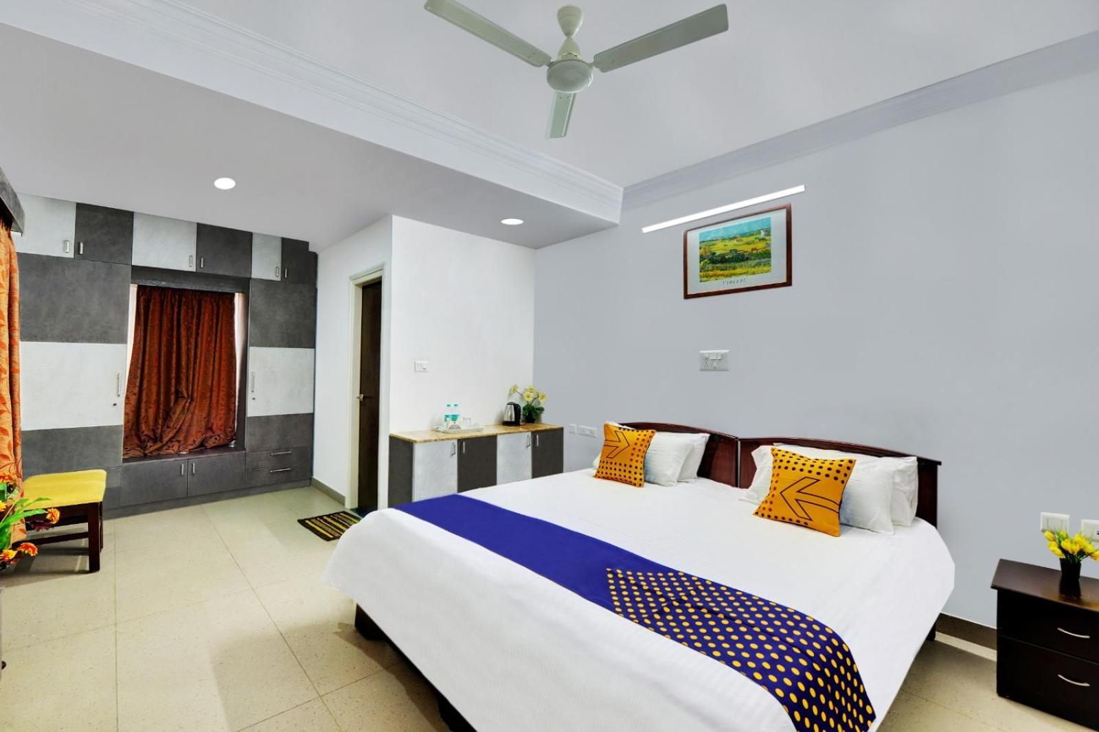 Yahweh Suites Bangalore Buitenkant foto