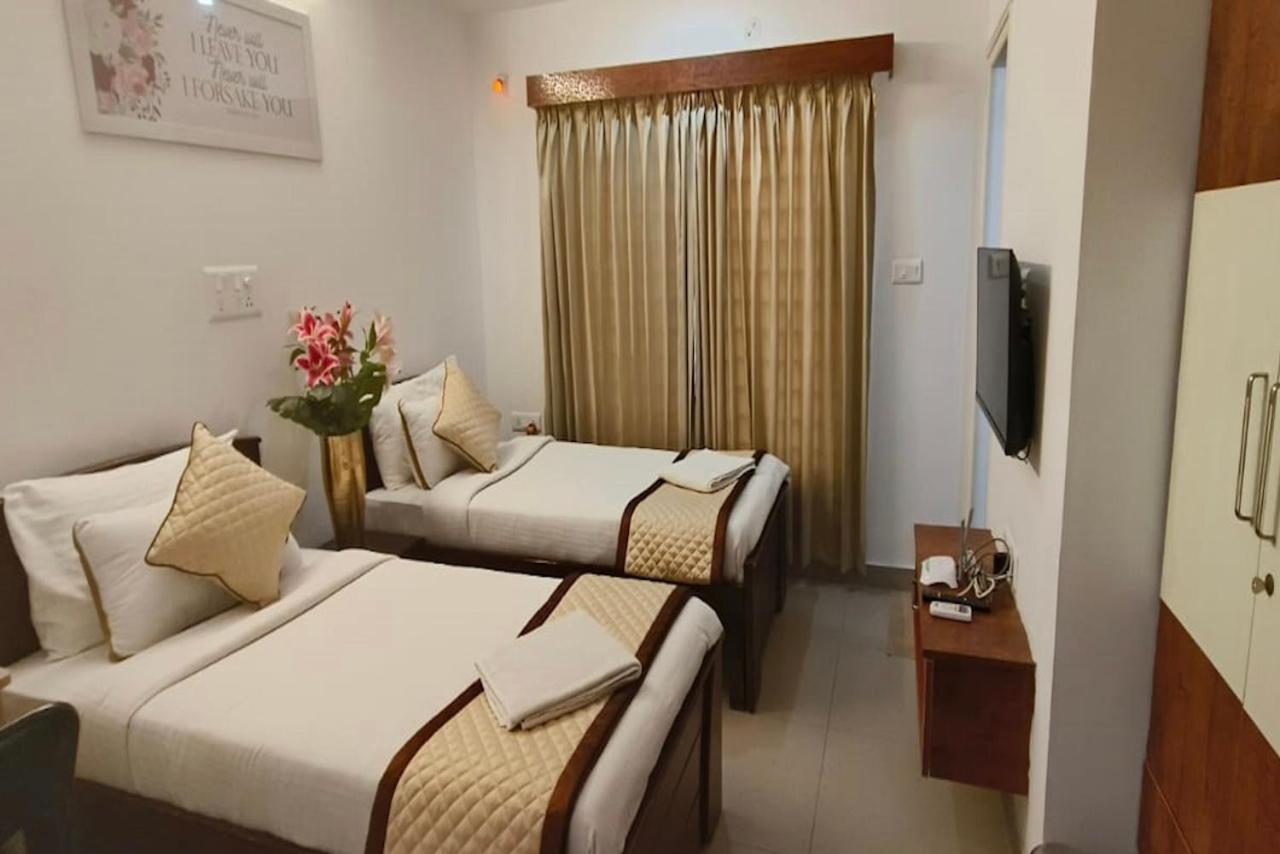 Yahweh Suites Bangalore Buitenkant foto